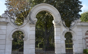 L'entrée du cimetière pour animaux
