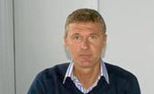 Jean-Luc Buisine, dans son bureau.