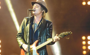 Le rockeur anglais Pete Doherty sur scène au festival Leeds au Royaume-Uni le 28 août 2015.