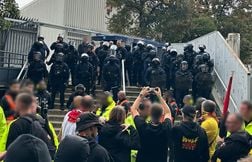La préfecture de police « assume totalement » le traitement réservé aux Len…