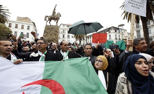 Une manifestation pour demander la résignation d'Abdelaziz Bouteflika, le 23 mars 2019. Crédit:Anis Belghoul/SIPA.
