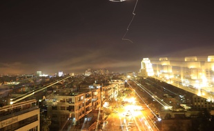 Le ciel de Damas, en Syrie, dans la nuit du 13 au 14 avril 2018.