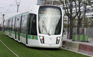 Tramway de la RATP, à Paris, le 12 octobre 2005.