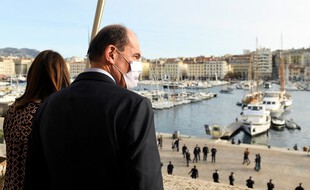 Jean Castex au balcon de l'hôtel de ville de Marseille