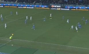 L'arbitre de touche du match Empoli-Inter Milan, le 17 janvier 2015.