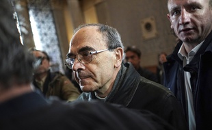Le cardinal Barbarin à son arrivée à la cour d'appel de Lyon.