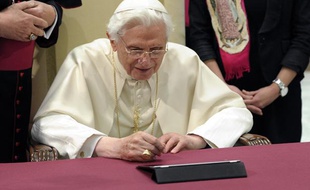 Le pape Benoît XVI a envoyé son premier tweet le 12 décembre 2012.