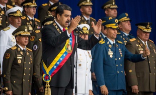 Nicolas Maduro lors d'un événement télévisé avec des soldats à Caracas, le 4 août 2018.