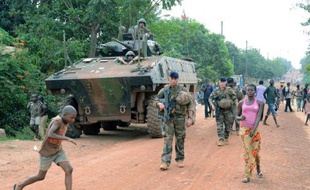 Soldats français de l'opération Sangaris le 2 mai 2015 à Bangui