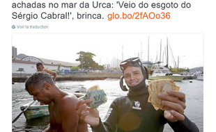 Au Brésil, les Cariocas plongent pour récupérer de l'argent soudainement apparu dans la baie de Rio de Janeiro, en novembre 2016.