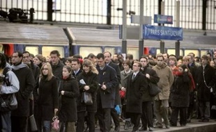 Le ministre du Travail Xavier Bertrand a estimé dimanche sur France Inter qu'"il n'y a pas besoin d'avoir une nouvelle journée de grève" à la SNCF et la RATP pour que les salariés et les syndicats se fassent "comprendre" et "entendre" dans le dossier des régimes spéciaux.