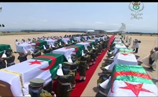 Arrivée à Alger le 3 juillet des restes rendus par la France de 24 combattants algériens tués au début de la colonisation.