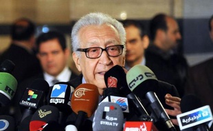 L'émissaire international Lakhdar Brahimi a affirmé dimanche avoir un plan susceptible d'être accepté par la communauté internationale afin de mettre fin au conflit en Syrie, où l'armée intensifie ses opérations pour chasser les rebelles de leurs bastions à Homs (centre).