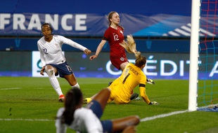 Marie-Antoinette Katoto face à l'Angleterre en avril dernier.