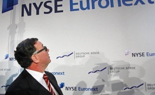 Un veto de la Commission européenne à la fusion entre NYSE Euronext et Deutsche Börse est de plus en plus probable, un revers dont l'opérateur boursier allemand devrait pouvoir s'accommoder grâce à un modèle d'activité solide, selon les spécialistes du secteur.
