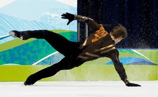 Brian Joubert qui chute lors du programme libre des JO de Vancouver, le 18 février 2010