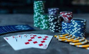 Illustration d'une partie de poker.