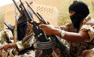 L'armée malienne a repris dans la nuit de jeudi à vendredi le contrôle des trois villes du nord-est du Mali attaquées mardi et mercredi par des rebelles touareg, a appris l'AFP de sources concordantes.