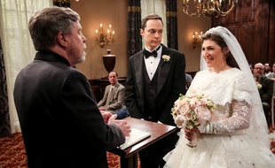 Jim Parsons et Mayim Bialik dans la saison 11 de «The Big Bang Theory», avec Mark Hamill en guest.