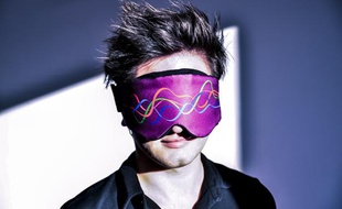 Le masque de nuit NeuroOn est capable d’analyser l’activité du cerveau ou encore le mouvement des yeux.