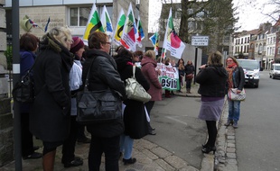 Lille, le 2 avril 2015 - Manifestation des assistantes sociales de l'Education nationale devant le rectorat de lille.