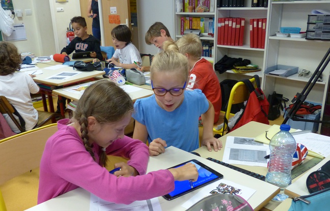 Des élèves très enthousiastes lors du cours en réalité augmentée. Laval, 28 juin 2017.