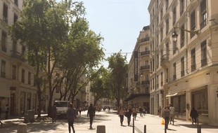 Lyon, le 6 septembre 2017. Des bornes bloquant partiellement l'accès à la rue de la République à Lyon existent mais d'autres dispositifs anti voiture-bélier sont à l'étude face à la menace terroriste.