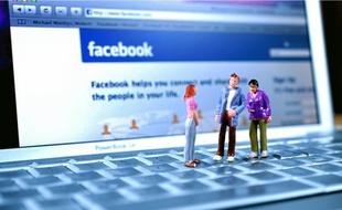 Aujourd'hui, les employeurs n'hésitent pas à vérifier l'e-réputation des candidats sur Facebook et autres réseaux.