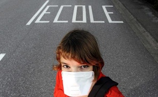 Des écoles ferment en raison de symptômes grippaux chez les élèves. Ils pourrait s'agir de la grippe A (H1N1)