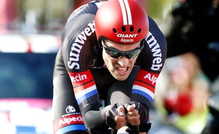 Tom Dumoulin lors de la première étape du Giro, le 06 mai 2016.