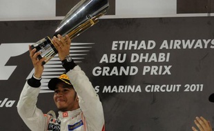 Le Britannique Lewis Hamilton (McLaren) a remporté dimanche le Grand Prix d'Abou Dhabi de Formule 1, 18e et avant-dernière épreuve de la saison, devant l'Espagnol Fernando Alonso (Ferrari) et le Britannique Jenson Button (McLaren).