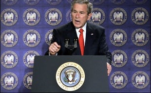 Le moment choisi par M. Bush pour divulguer les détails d'un plan déjà révélé à très grands traits fin 2005 a immédiatement suscité de nombreuses interrogations.