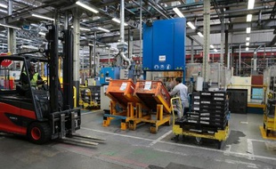 Dans une usine automobile en France