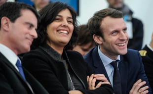 Manuel Valls, Myriam El Khomri et le ministre de l'Economie Emmanuel Macron pendant une visite de l'usine Solvay à Chalampé, dans l'est de la France, le 22 février 2016