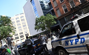 Un service de sécurité présidentiel devant la résidence de Kim Kardashian à New York, le 3 octobre 2016.
