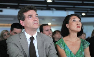 Les quatre opérateurs télécoms doivent tous "prendre part à l'effort" pour déployer les réseaux mobiles sur le territoire et aucun ne doit se comporter "en passager clandestin", indiquent mercredi les ministres Arnaud Montebourg et Fleur Pellerin, en allusion très claire à Free.