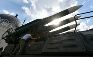 Des missiles russes BUK présentés à un salon d'armement à Moscou, le 29 avril 2015