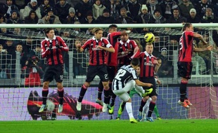 La Juventus, leader du Championnat d'Italie battue à domicile dimanche dernier par la Sampdoria (2-1), a retrouvé son rang devant l'AC Milan (2-1) même si les champions en titre ont dû aller en prolongation pour se qualifier pour les demi-finales de la Coupe d'Italie.