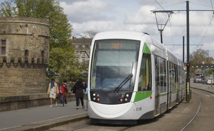 NANTES, le 22/04/2013 Un tramway