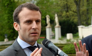 Le ministre de l’Économie Emmanuel Macron, à Varsovie le 22 avril 2016
