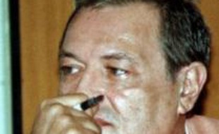 Le juge chargé de l'enquête sur la disparition de Guy-André Kieffer à Abidjan en 2004 a saisi mardi à l'Elysée un dossier sur cette affaire, un "signe fort", selon la famille du journaliste.