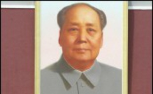 Le mensonge et la culture du secret ont permis au maoïsme d'attirer des intellectuels occidentaux souvent crédules tandis que Mao affamait son peuple et faisait régner la terreur, ont expliqué à l'AFP les auteurs d'une biographie du grand timonier. "Mao a entrepris de promouvoir le maoïsme à l'étranger en 1960, l'année durant laquelle 22 millions de Chinois sont morts de faim et d'épuisement"