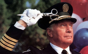 George Gaynes dans «Police Academy 6»