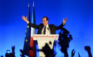 François Hollande est devenu dimanche le premier président socialiste en France depuis 17 ans lors d'un vote-sanction contre le sortant Nicolas Sarkozy, qu'il a interprété comme une volonté d'en finir avec l'austérité en Europe.