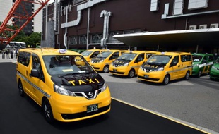 Le modèle NV200 du constructeur Nissan est présenté le 8 juin 2015 à Tokyo