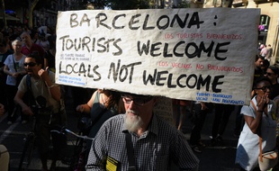 Des manifestations contre la gestion du tourisme de masse à Barcelone se sont tenues en juin 2017 dans la ville catalane.