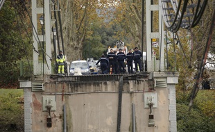 L'enquête judiciaire sur le pont effondré de Mirepoix-sur-Tarn a été confiée à la gendarmerie.