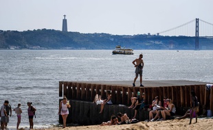 Illustration du Tage à Lisbonne au Portugal.