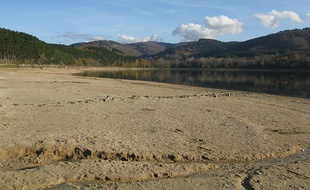 Le lac de Saint-Ferréol, dans la région Occitanie.