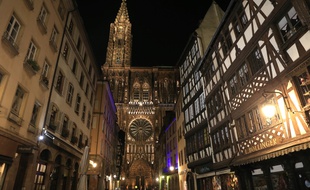 Derniers réglages du nouvel éclairage de la cathédrale de Strasbourg, jeudi 27 octobre - Photo G. Varela / 20 Minutes.